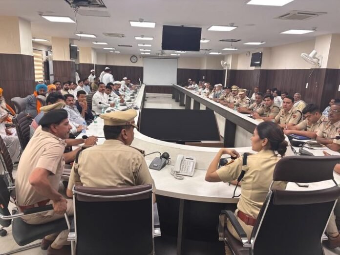 फरीदाबाद में शांति व्यवस्था को लेकर पुलिस की पहल:  धर्मगुरुओं और गणमान्य लोगों से मिली डीसीपी, अफवाहों से बचने की अपील - Faridabad News