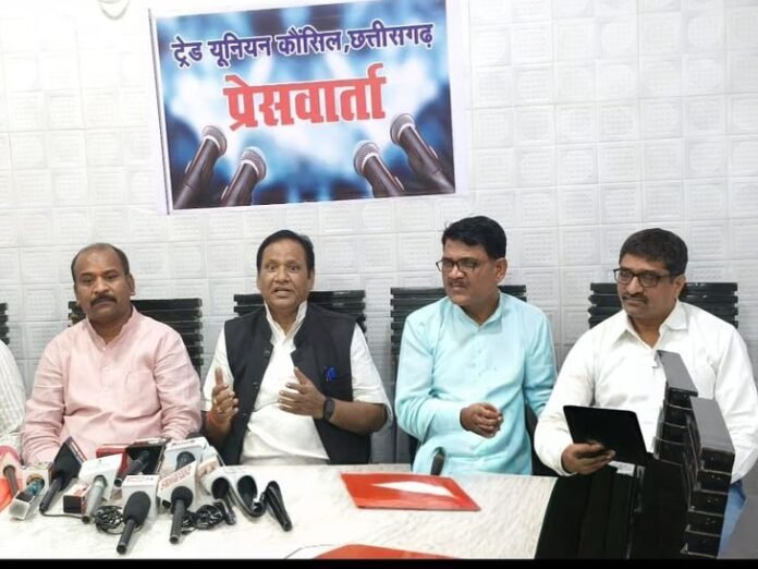 मनेंद्रगढ़ में श्रमिक दिवस की तैयारी:  25 जिलों के प्रतिनिधि होंगे शामिल, 11 लोगों को मिलेगा श्रम श्री सम्मान, सार्वजनिक अवकाश की मांग - Manendragarh-Chirmiri-Bharatpur News
