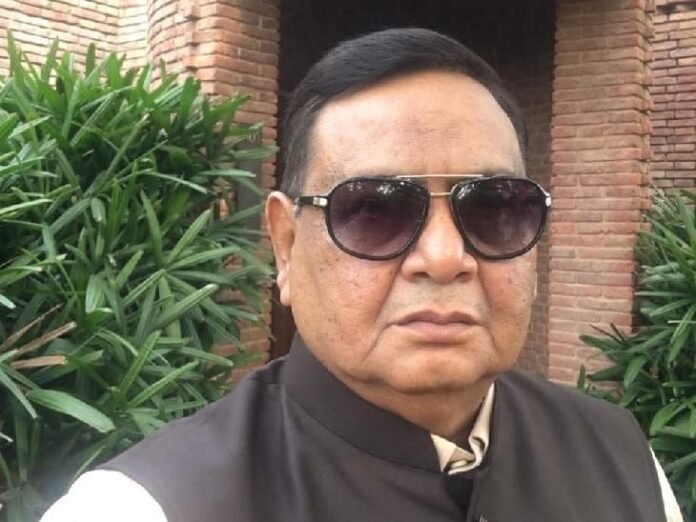 राष्ट्रीय अधिवेशन की लिस्ट में छत्तीसगढ़ कांग्रेस के 'गायब कोषाध्यक्ष':  फरार नेता रामगोपाल का नाम गुजरात जाने वालों में, BJP बोली–घोटालेबाजों का अधिवेशन - Raipur News