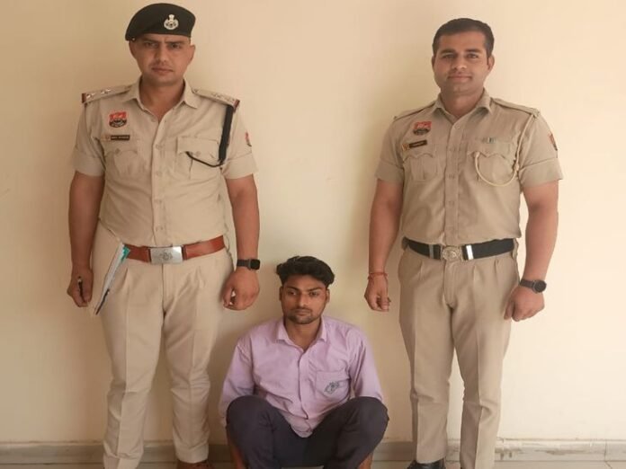 रेवाड़ी में बाइक चोरी मामले में 1 आरोपी गिरफ्तार:  2020 में चोरी हुई थी बाइक, 5 हजार रुपए में खरीदी - Rewari News