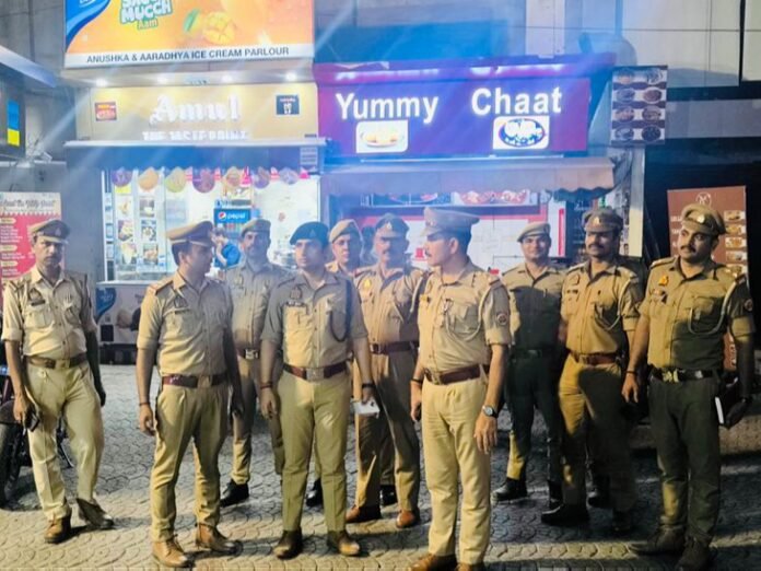 वाराणसी के स्पा-पार्लर और बार में पुलिस की छापेमारी:  ACP गौरव कुमार की सिगरा-चेतगंज में कार्रवाई, फोर्स देखकर खिसके शरारतीतत्व - Varanasi News