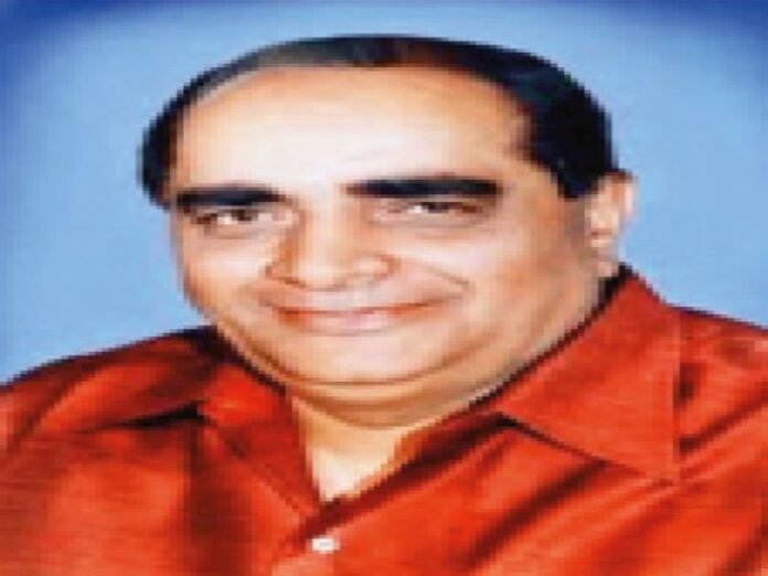 जब सीएम के खिलाफ बगावत की सूचना संसदीय-सचिव ने दी:  बालकवि बैरागी के मुताबिक राजेंद्र प्रसाद शुक्ल के लिए गृह विभाग का पुलिसिया काम तनाव भरा था - Raipur News