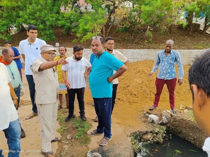 अतिक्रमण पर दुर्ग कमिश्नर व महापौर सख्त:  कहा नोटिस जारी कर करें 24 घंटे के अंदर कार्रवाई - durg-bhilai News