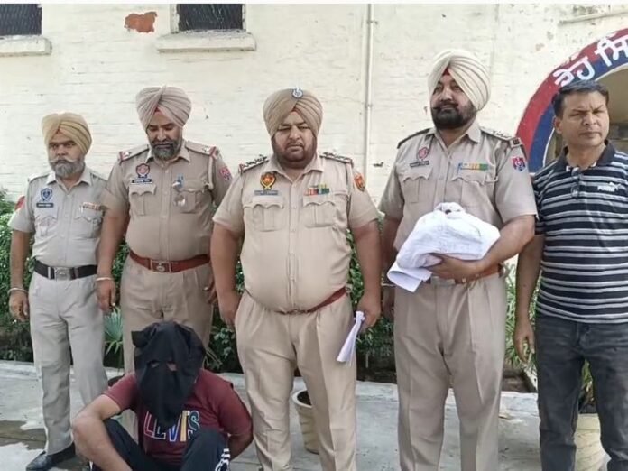 अमृतसर में एक नशा तस्कर गिरफ्तार:  नशीली गोलियां बरामद, मध्य प्रदेश से लाया, सप्लाई करने जा रहा था - Amritsar News
