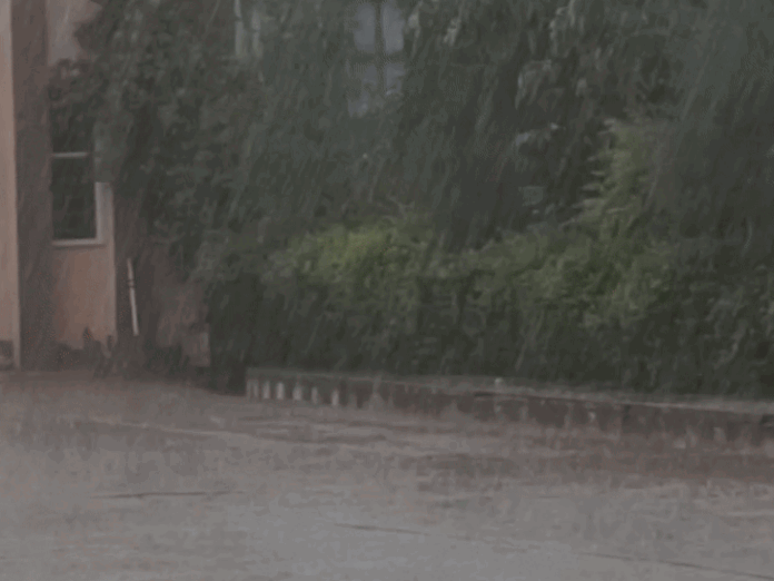 अशोकनगर में गरज-चमक के साथ तेज आंधी-बारिश:  4 जून तक मौसम इसी तरह रहने का अलर्ट; अधिकतम तापमान 39 डिग्री दर्ज - Ashoknagar News