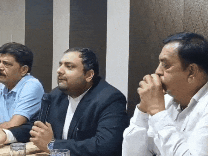 अस्पताल को भेजा एक करोड़ मुआवजे का लीगल नोटिस:  सागर के व्यापारी ने भोपाल की हॉस्पिटल पर धोखाधड़ी का आरोप लगाया; बोला- सलाह से नुकसान हुआ - Sagar News