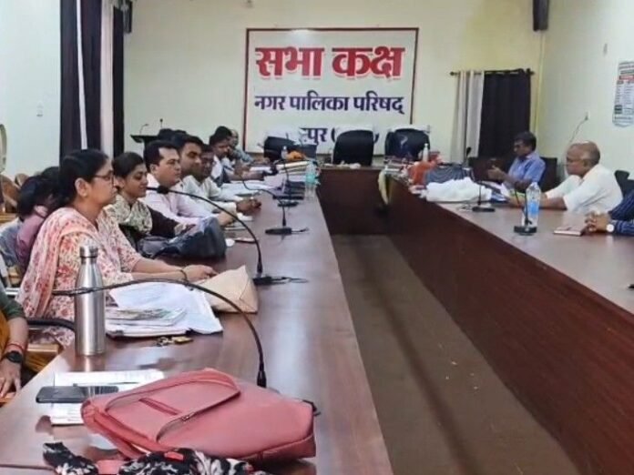 ई-केवाईसी अपडेट करें, वरना बंद हो सकती हैं सरकारी योजनाएं:  छतरपुर में 30 जून तक होगा अपडेशन; 1.79 लाख लोगों की केवाईसी बाकी - Chhatarpur (MP) News
