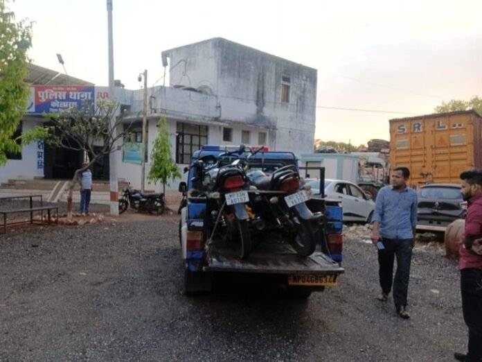 कोलारस में दो बाइक की टक्कर, एक की मौत:  बाइक दुर्घटना में युवक की मौत, ससुराल जाते समय एनएच 46 पर हुआ हादसा - Shivpuri News