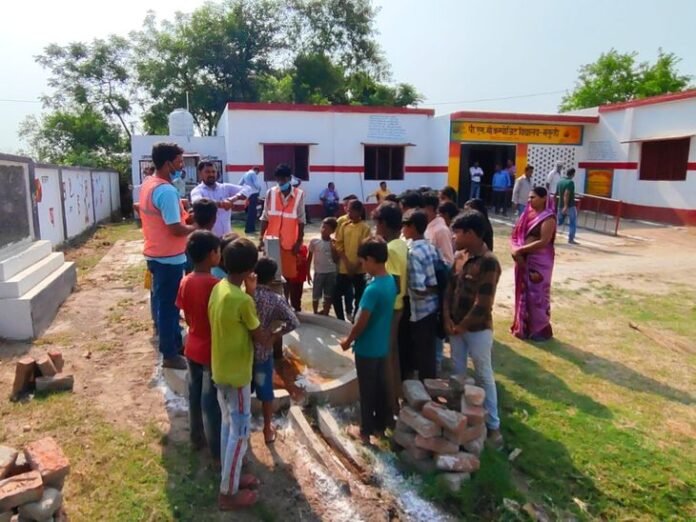 गोंडा के 25 पीएमश्री स्कूलों में स्वच्छता अभियान:  समर कैंप में फॉगिंग और एंटी-लार्वा का छिड़काव, बच्चों को स्वच्छता की शिक्षा - Gonda News