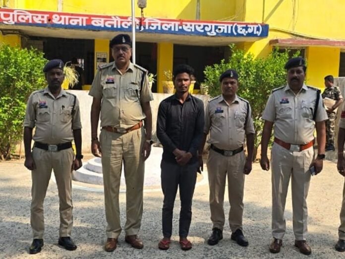 दहेज प्रताड़ना से परेशान विवाहिता ने लगाई फांसी:  सरगुजा में पति बाइक और पैसों की डिमांड करता था; आरोपी गिरफ्तार - Ambikapur (Surguja) News