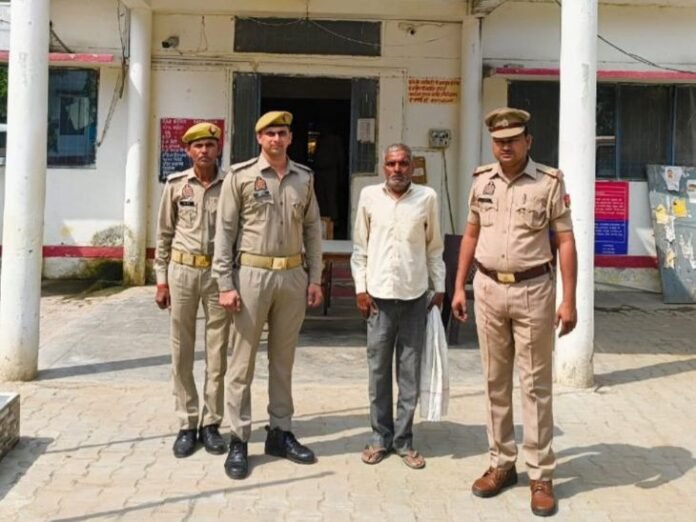 पिता-पुत्र की हत्या का इनामी आरोपी गिरफ्तार:  फिरोजाबाद में ईंट से की थी हत्या, 4 आरोपी पहले से जेल में बंद - Firozabad News