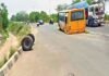 भोपाल-बिलखिरिया के बीच रायसेन रोड पर हादसा:  ट्रक ने टक्कर मारी तो चलती बस के पहिए निकले, सड़क पर गिरी बॉडी, 5 छात्र घायल - Bhopal News