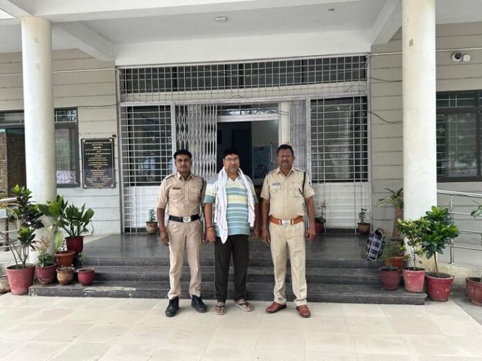 रिटायर्ड कर्मी से 22 लाख की धोखाधड़ी की, आरोपी पकड़ाया:  फर्जी चेक पर हस्ताक्षर कर निकाले थे रुपए; बैतूल स्टेशन पर गिरफ्तार - Betul News