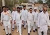 रेप पीड़िता के घर पहुंचा कांग्रेस प्रतिनिधिमंडल:  महोबा में न्याय का भरोसा दिलाया, बोले-आरोपी पर कार्रवाई होगी - Mahoba News