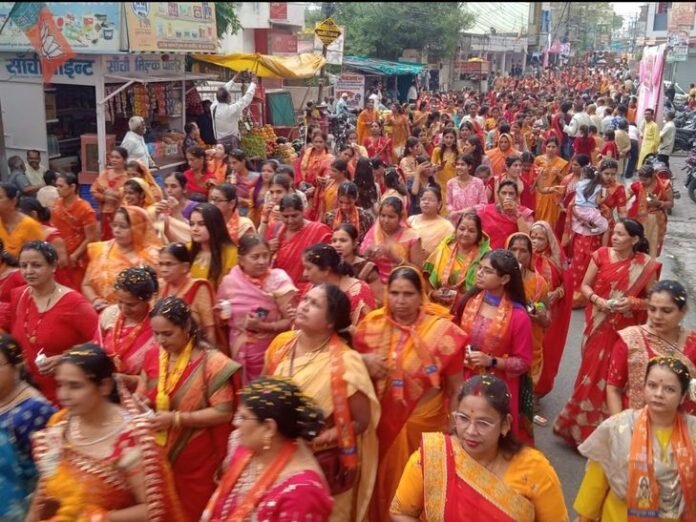 शाजापुर में परशुराम जन्मोत्सव की शोभायात्रा:  बालवीर हनुमान मंदिर से निकली यात्रा; कई स्थानों पर हुआ स्वागत - shajapur (MP) News