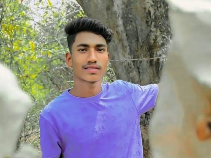 12वीं पास करने के अगले दिन युवक की मौत:  बलौदाबाजार में तालाब में नहाते समय डूबा छात्र, बोर्ड परीक्षा में 75% अंक लाया था - baloda bazar News