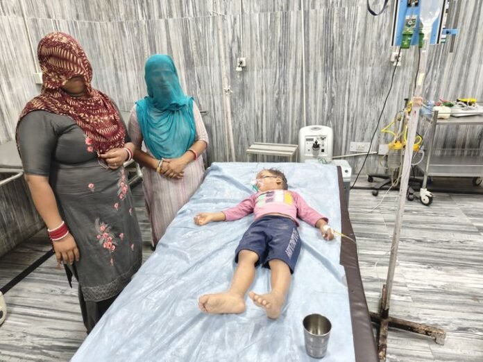 अबोहर में 2 वर्षीय बच्ची को ट्रैक्टर ने टक्कर मारी:  तेज रफ्तार में लाया ड्राइवर, दुकान से लौट रही थी, आरोपी फरार - Abohar News