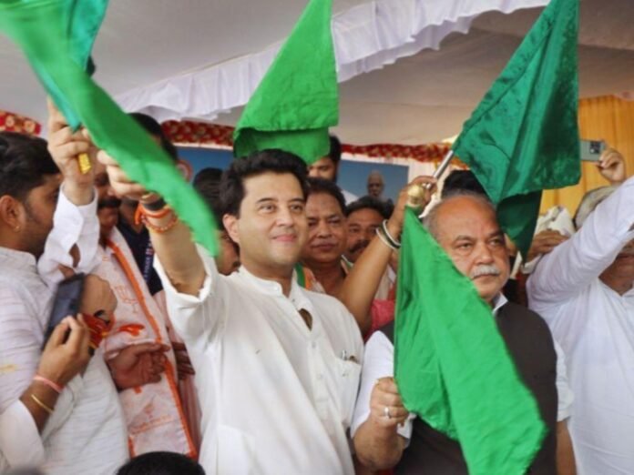आज से शुरू होगी ग्वालियर-बैंगलोर ट्रेन:  केंद्रीय मंत्री सिंधिया हरी झंडी दिखाकर करेंगे रवाना; गुना के तीन दिवसीय दौरे पर रहेंगे - Guna News