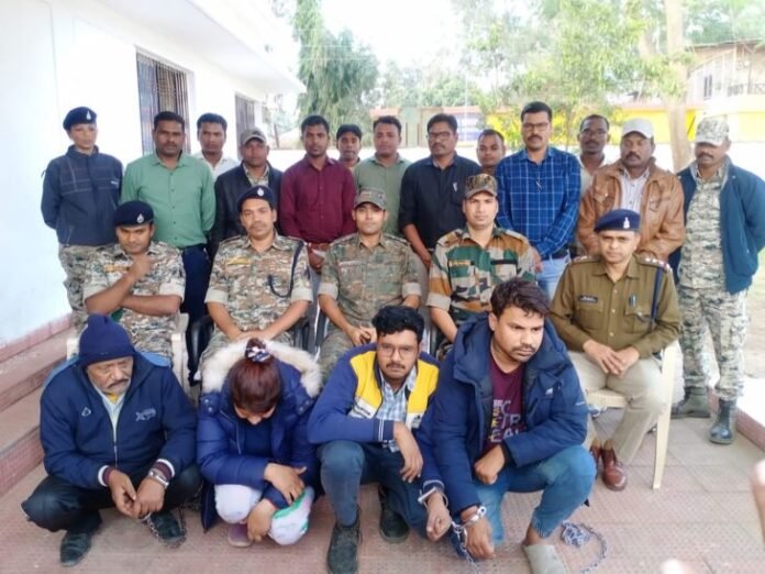 एक साल में साइबर क्राइम की 382 शिकायतें,16 केस दर्ज:  कोंडागांव में रिटायर्ड कर्मचारी से 1.25 करोड़ की ठगी सबसे बड़ा मामला, 15 गिरफ्तार - Kondagaon News