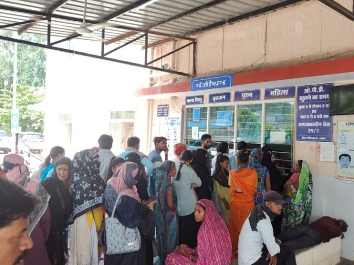 ओपीडी में मरीजों की संख्या 600 से बढ़कर 1000 पार:  रायसेन में मौसमी बीमारियों से मरीजों की संख्या बढ़ी, अस्पताल में डॉक्टरों की कमी - Raisen News