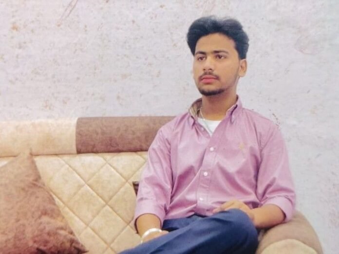 कपूरथला में 17 वर्षीय नाबालिग की मौत:  बाइक से बाजार जा रहा था, ट्रैक्टर ट्रॉली से टकराया - Kapurthala News