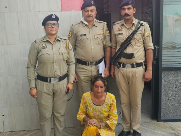 कांगड़ा में नशे की तस्करी में महिला तस्कर को जेल:  हेरोइन समेत कई बार हो चुकी गिरफ्तार, पहले से 5 केस - Dharamshala News