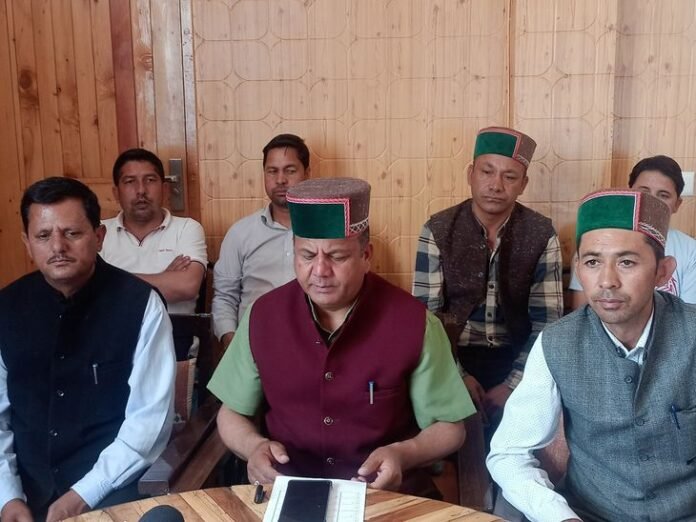किन्नौर में BJP नेता ने कांग्रेस को घेरा:  बोले-सीएम सुक्खू ने नहीं की कोई नई घोषणा, खेल स्टेडियम भी केंद्र सरकार की योजना - Kinnaur News