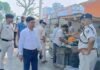 किशनगंज में अतिक्रमण पर चला बुलडोजर:  पश्चिमपाली चौक पर प्रशासन की कार्रवाई, जाम से मिलेगा निजात; दुकानदारों ने जताया विरोध - Kishanganj (Bihar) News