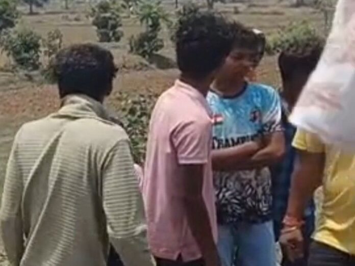 कॉलेज की छात्रा ने ट्रेन के आगे कूदकर दी जान:  कोरबा में रेलवे ट्रैक पर मिला शव, परिवार को नहीं पता सुसाइड का कारण - Korba News
