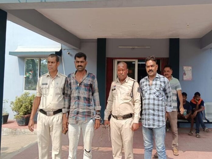 कोरबा में दिव्यांग महिला से घर घुसकर रेप:  शादीशुदा आरोपी ने धमकी देकर किया दुष्कर्म; रिश्तेदार के घर छिपा था आरोपी - Korba News