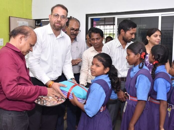 गर्मी के कारण स्कूलों का समय बदला:  राजनांदगांव में 21 जून तक सुबह 7 से 11 बजे तक लगेगी क्लास; नए स्टूडेंट्स का स्वागत - Rajnandgaon News