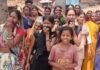 गुजरात में करंट लगने से पेंटर की मौत:  नवादा में 2 दिन बाद पहुंचा शव, लोहे का पाइप पेंट करते समय हादसा - Nawada News