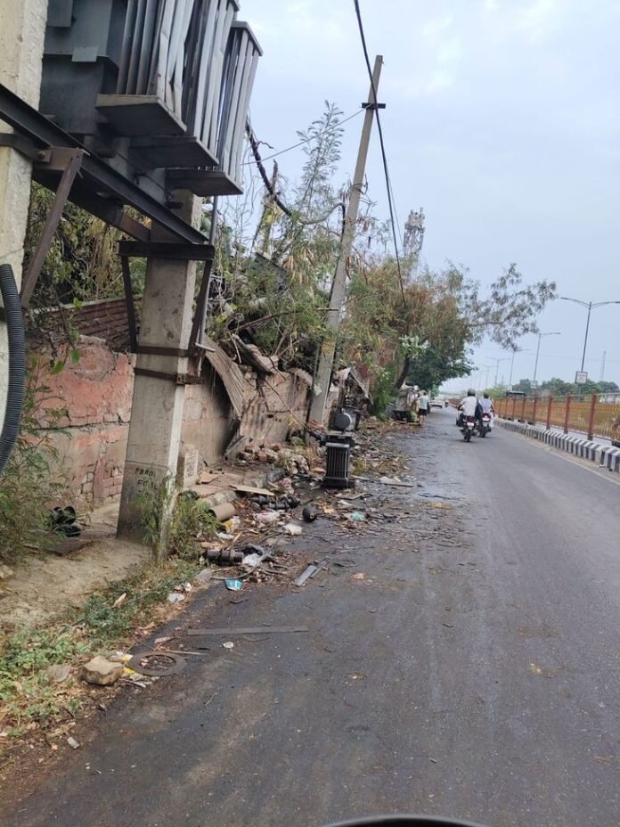  चीफ इंजीनियर ऑफिस के पास सड़क पर रखे ट्रांसफार्मर हटाए - Amritsar News