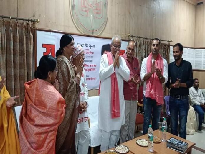 छत्तीसगढ़ी भाषा के लिए अक्टूबर में बिलासपुर-टू-रायपुर तक होगी पदयात्रा:  जनकवि लक्ष्मण मस्तुरिया की जयंती, भूपेश बोले- मैं रातभर उन्हें कवि सम्मेलन में सुनता था - Raipur News