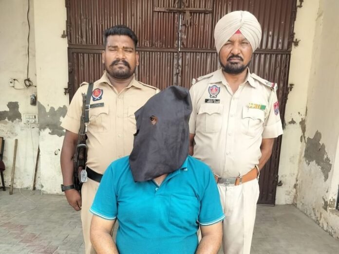 जगराओं में जेल से छूटा नशा तस्कर फिर गिरफ्तार:  मोगा से स्कूटी पर हेरोइन ला रहा था, फोन से फैलाया नेटवर्क - Jagraon News