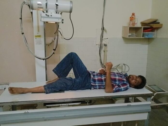 जगराओं में युवक पर तलवार से हमला:  तीन गाड़ियों में आए बदमाश, गलत पहचान में पीटा, मौके से फरार - Jagraon News