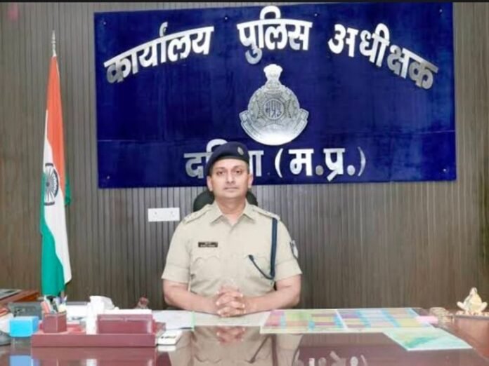दतिया में 218 पुलिसकर्मियों के ट्रांसफर, देखिए लिस्ट:  4 एसआई, 10 एएसआई सहित 204 आरक्षक और प्रधान आरक्षक बदले - datia News