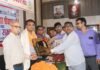 देवरिया में जिला सूचना अधिकारी की विदाई:  शांतनु को मिला भावभीनी विदाई, चार साल के कार्यकाल का हुआ समापन - Deoria News