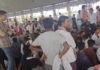 नीमच मंडी में व्यापारी ने किसान को थप्पड़ मारा:  आधा माल अपनी आढ़त में बेचने का दबाव डाल रहा था व्यापारी, मना करने पर हुआ विवाद - Neemuch News
