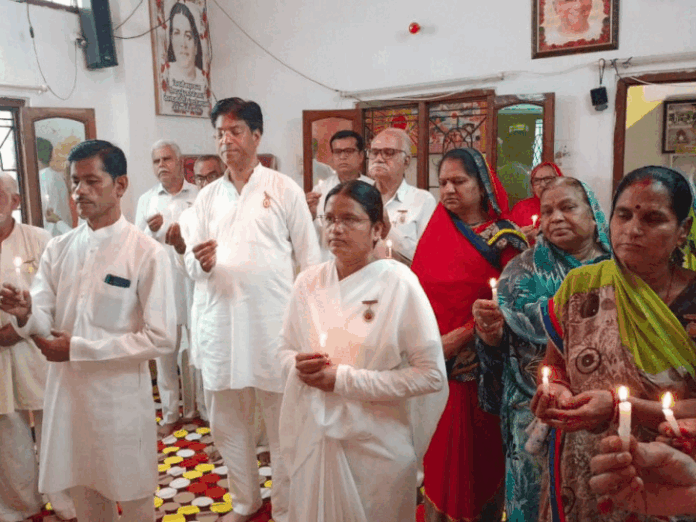 नीलम दीदी बोलीं- मजबूत पेड़ की जड़ होते हैं पिता:  सख्त दिखते हैं, लेकिन उनमें अपार ममता और करुणा होती है - rajgarh (MP) News