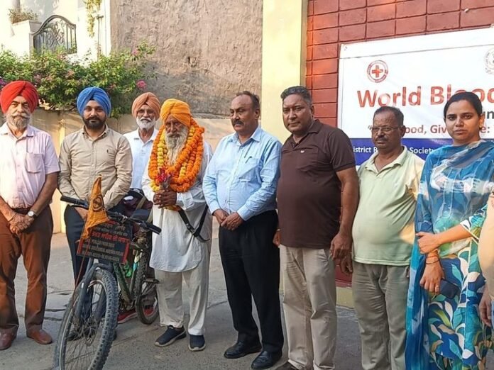 पांच तख्तों की यात्रा कर अमृतसर लौटे मंगल सिंह:  63 दिन में साइकिल से पूरे किए 5000 किमी, पंजाब सरकार से सेवानिवृत्त - Amritsar News