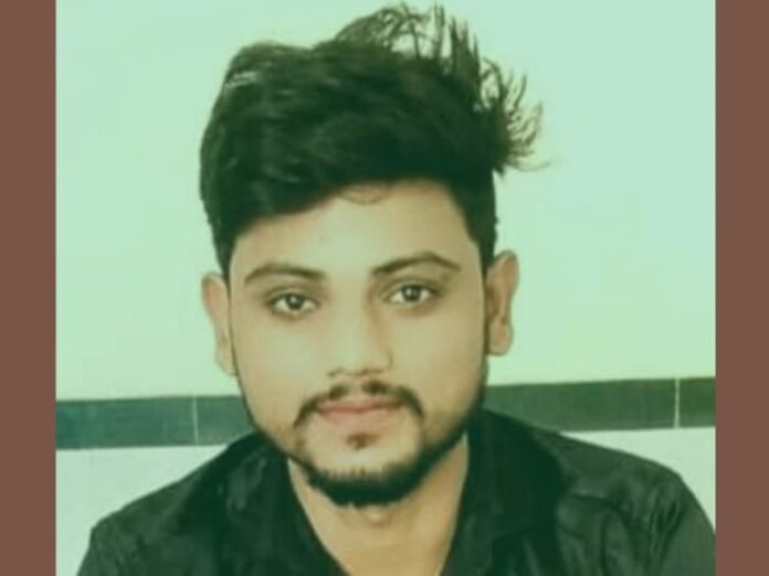 पूर्वांचल एक्सप्रेसवे पर बुलेट बाइक हादसा:  अमेठी में पुलिया से टकराने से एक की मौत, दो घायल; मृतक की एक साल पहले हुई थी शादी - Jagdishpur(Amethi) News