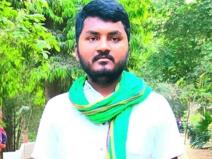 पूर्व जिप सदस्य के बेटे की ससुराल में मौत:  सुपौल में बाथरूम जाने के बहाने निकला था घर से, पेड़ से लटका मिला शव;सुसाइड नोट बरामद - Supaul News