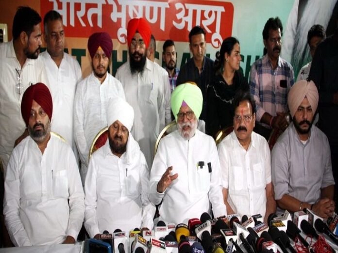 पूर्व मंत्री राणा गुरजीत आप पर भड़के:  विजिलेंस DSP पर खड़े किए सवाल;बोले-किसके इशारे पर भेजा समन,बोखलाहट में SSP किया निलंबित - Ludhiana News