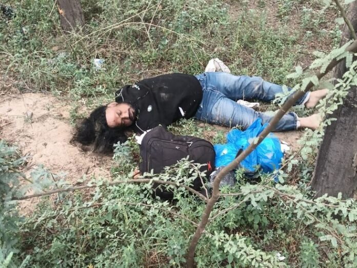 फाजिल्का में खून से लथपथ बेहोश मिला युवक:  सड़क किनारे पड़ा था, टांग टूटी; मुंह से भी निकल रहा था ब्लड - Fazilka News