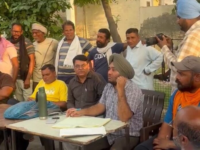 फाजिल्का में पंचायती जमीन की बोली ने बनाया रिकॉर्ड:  3 एकड़ जमीन की बोली 3. 68 लाख, पहले दो बार रद्द हो चुकी नीलामी - Fazilka News