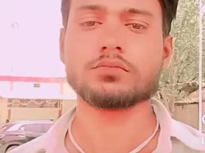 बिजली गिरने से खेत में मजदूर की मौत:  हरदा में कुआं खोदने का काम कर रहा था; अचानक बारिश-आंधी के बीच हादसा - Harda News