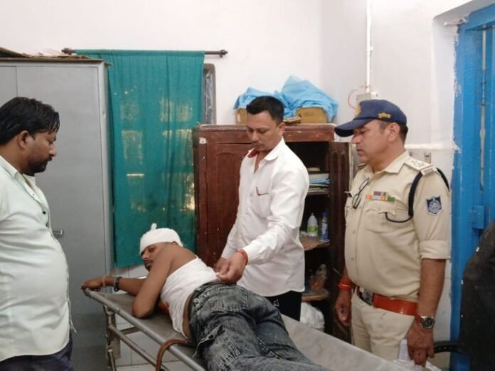 बिरसिंहपुर में कोरेक्स सीरप विवाद ने लिया हिंसक रूप:  पुरानी रंजिश में दो पक्षों के बीच पथराव, गंभीर घायल को रीवा रेफर किया गया - Satna News