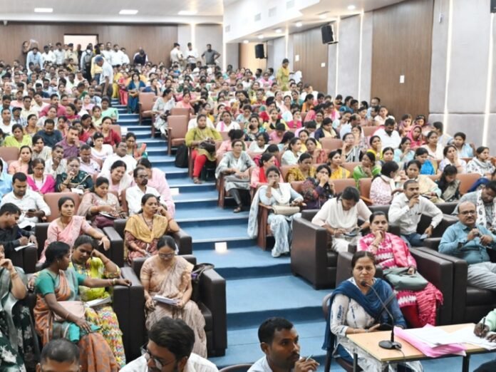 बिलासपुर में कांग्रेस ने DEO के खिलाफ खोला मोर्चा:  नियमों के खिलाफ हुई नियुक्ति, इसलिए हटाया जाए, युक्तियुक्तकरण के खिलाफ निकालेगी न्याय यात्रा - Bilaspur (Chhattisgarh) News