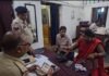 बिलासपुर रेलवे स्टेशन से 4.5 लाख के गहने पार:  ट्रेन में चढ़ते समय चोरों ने खींच लिया बैग; बेटी को एग्जाम दिलाने आई थी महिला - Bilaspur (Chhattisgarh) News